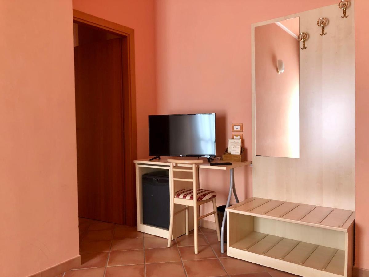 Hotel Di Rocco Loreto Aprutino Εξωτερικό φωτογραφία