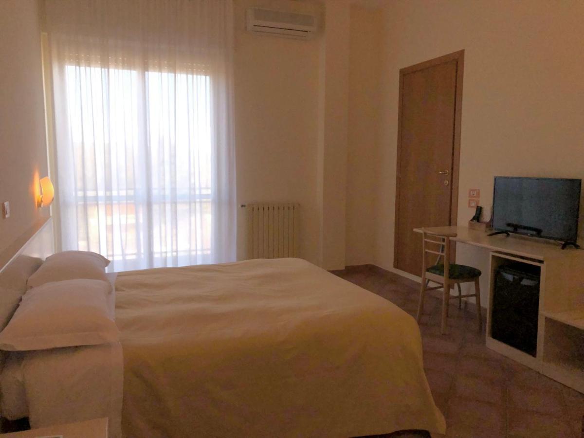 Hotel Di Rocco Loreto Aprutino Εξωτερικό φωτογραφία